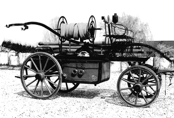 1900-1949 Handdruckspritze.jpg